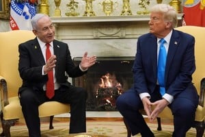 Donald Trump recibió la visita del primer ministro de Israel, Benjamin Netanyahu, en la Casa Blanca. Evan Vucci/AP/DW