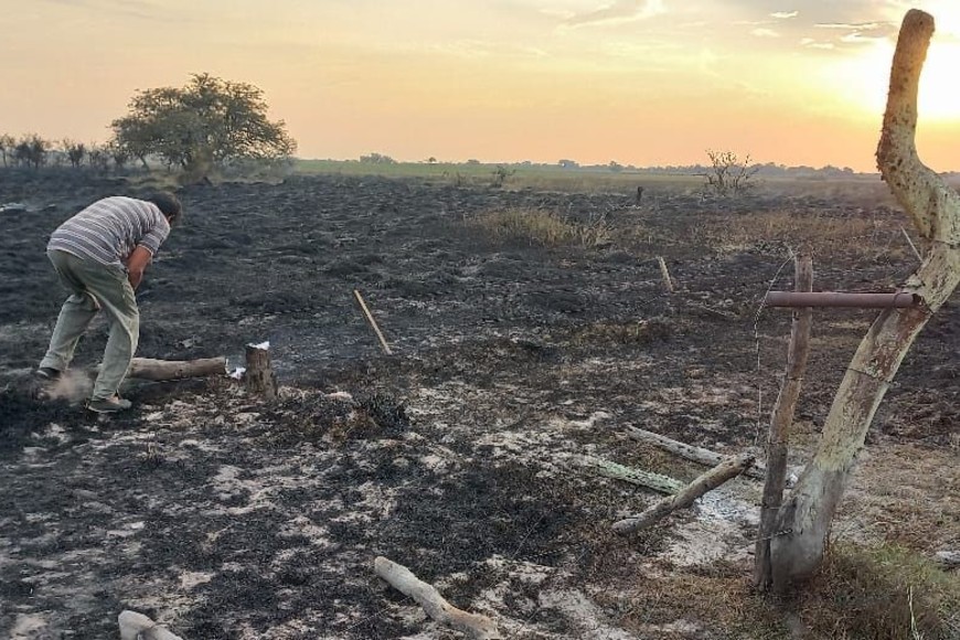 Bomberos Voluntarios sofocaron el incendio de unas 8.000 hectáreas de campo en el noreste santafesino - La Brava - departamento San Javier