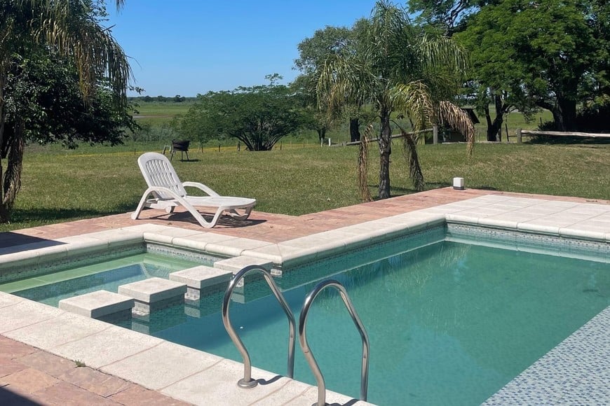 Relajación total en la piscina de Casa Azul.