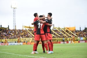 Postal del último juego de Colón en Santiago del Estero ante Mitre. Crédito: Joaquín Camiletti