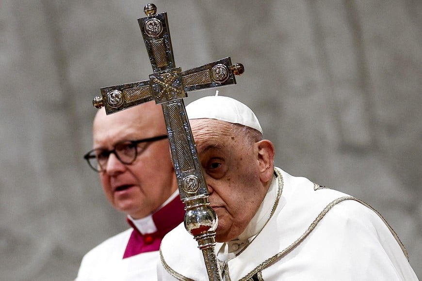 Pope Francis celebrates Mass for the Feast of Epiphany in Saint Peter's Basilica at the Vatican, January 6, 2025. REUTERS/Guglielmo Mangiapane     TPX IMAGES OF THE DAY