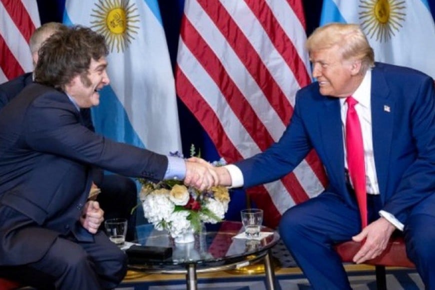 Javier Milei este sábado junto a Donald Trump. Crédito: Manuel Adorni