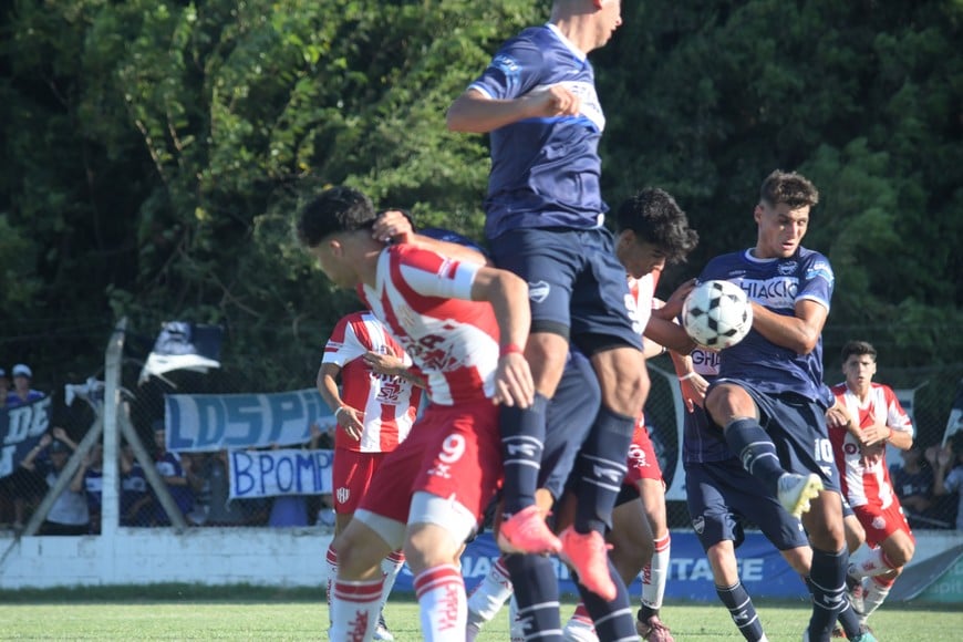 No se sacaron ventajas. Más allá del cero en los arcos, Unión y Gimnasia dejaron una buena imagen desde lo futbolístico. Crédito: Luis Cetraro