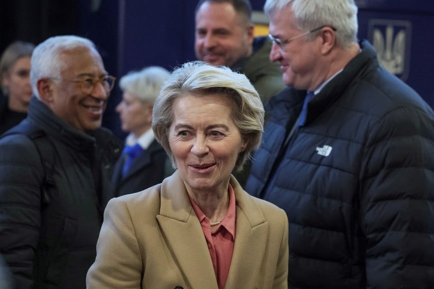 European Commission President Ursula von der Leyen and European Council President Antonio Costa arrive at a central railway station of the Ukrainian capital, amid Russia's attack on Ukraine, in Kyiv, Ukraine February 24, 2025. REUTERS/Gleb Garanich REUTERS/Gleb Garanich