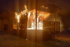 A la llegada de bomberos el incendio estaba generalizado.