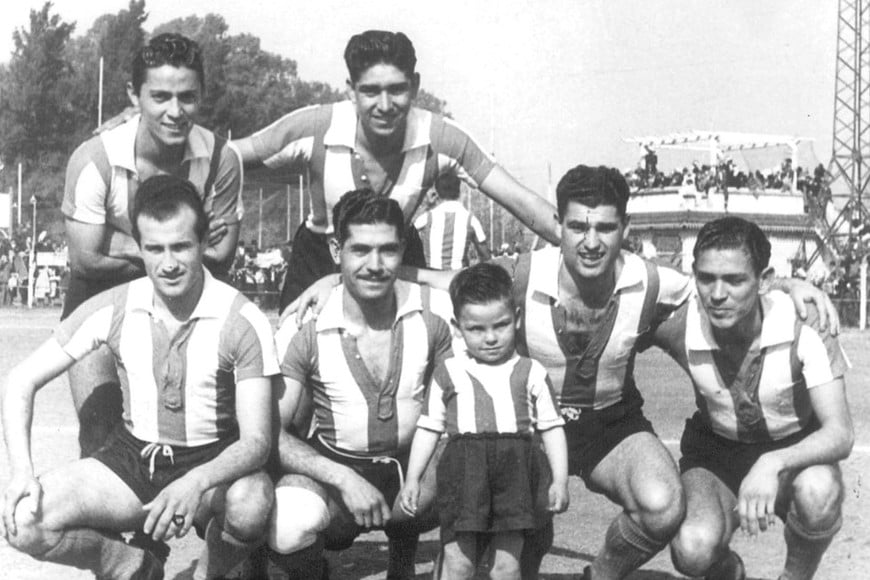 Mieres, Avila, Luengo, Hussein, Lozada y Acosta, jugadores de aquellos tiempos en los que Unión enfrentó a Colegiales por el torneo de ascenso