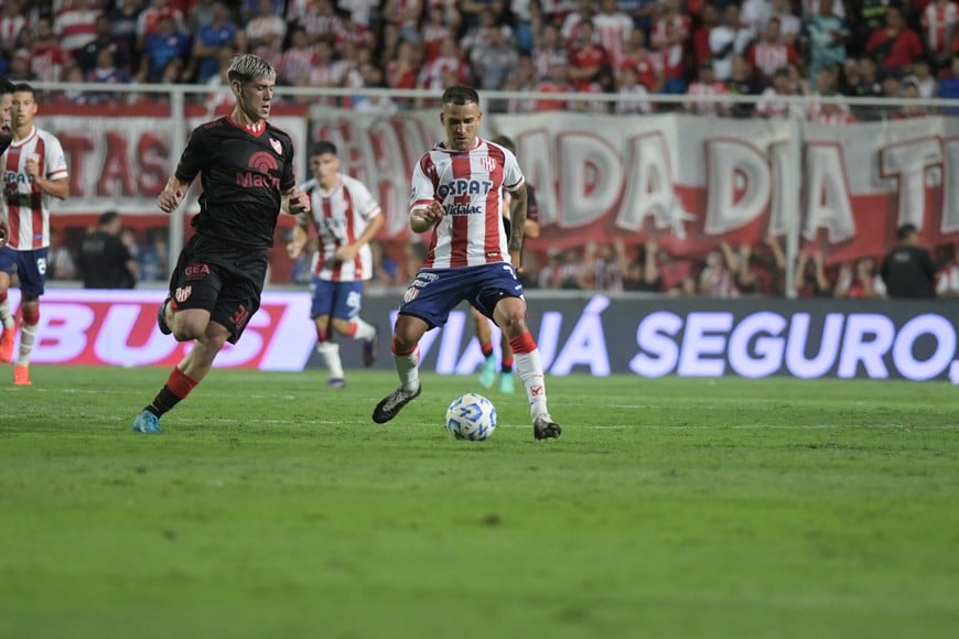 Franco Fragapane estuvo más rápido y suelto en el partido con Gimnasia, pero es un jugador que tiene mucho más para dar. Salió reemplazado y es una de las cartas que tiene el Kily para el partido con Colegiales. Crédito: Manuel Fabatía