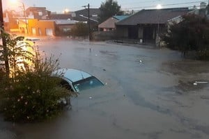 Un intenso temporal azotó Bahía Blanca en las últimas horas.