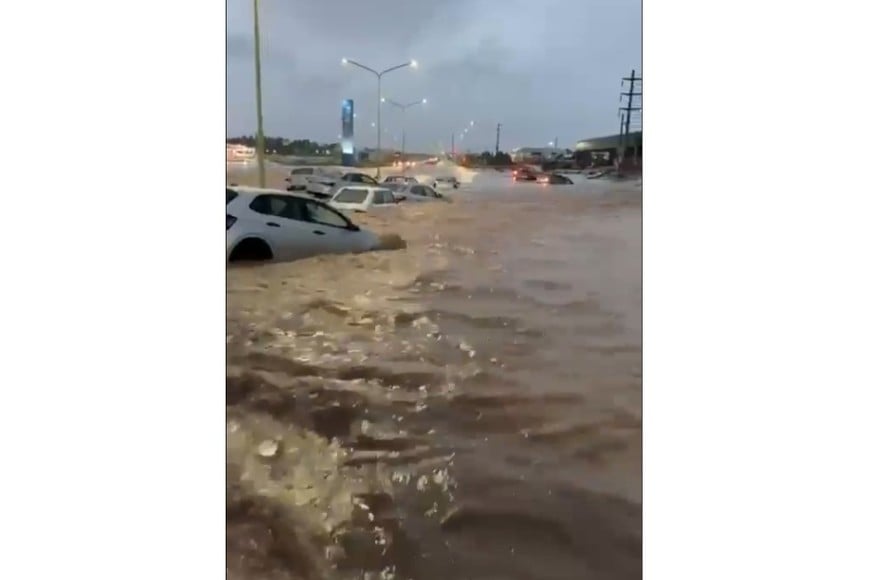 Las fuertes lluvias ocasionaron anegamientos en diversas zonas de la ciudad,