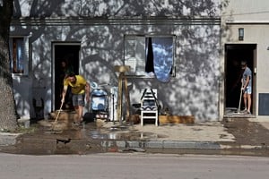 Bomberos Voluntarios lanzó una campaña de donaciones para vecinos de Bahía Blanca.
Credito: REUTERS/Juan Sebastian Lobos