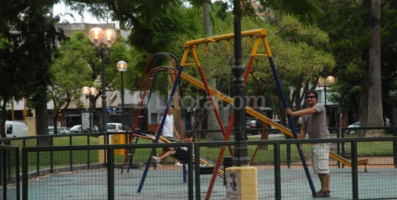 Plaza iluminada las 24 horas