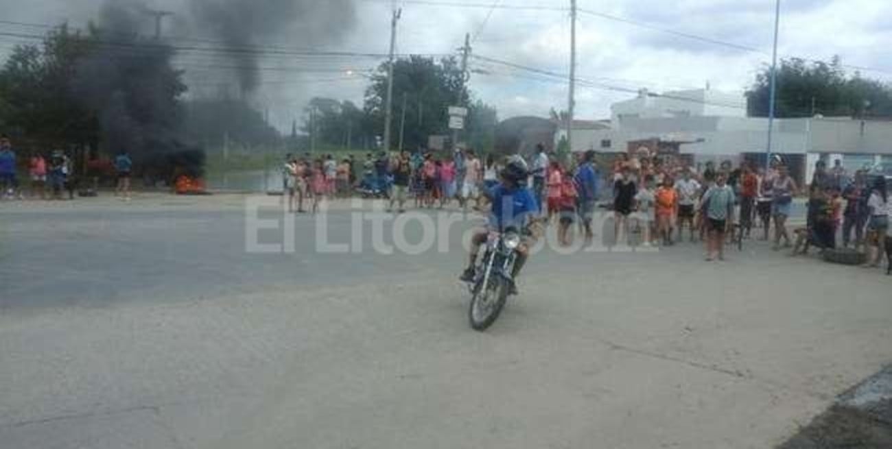 En Recreo hay 300 evacuados y dos piquetes sobre la ruta 11