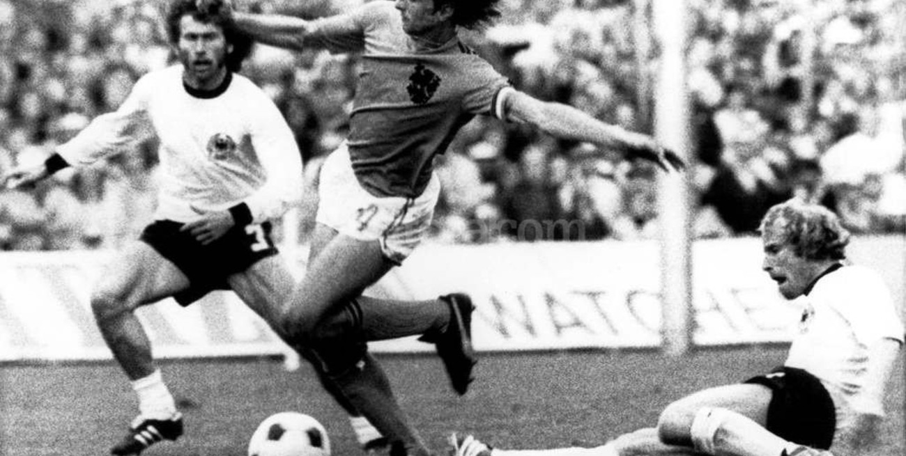 Cruyff, único como futbolista y revolucionario como entrenador