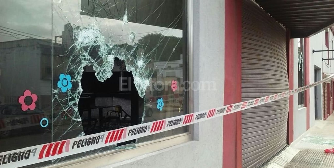 Dos heridos de gravedad al incendiarse un bowling