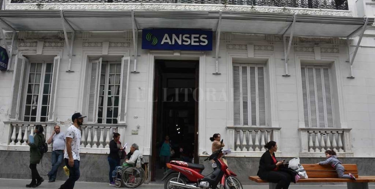 Ahora en la oficina de Anses Santa Fe se pueden tramitar el DNI y el Pasaporte