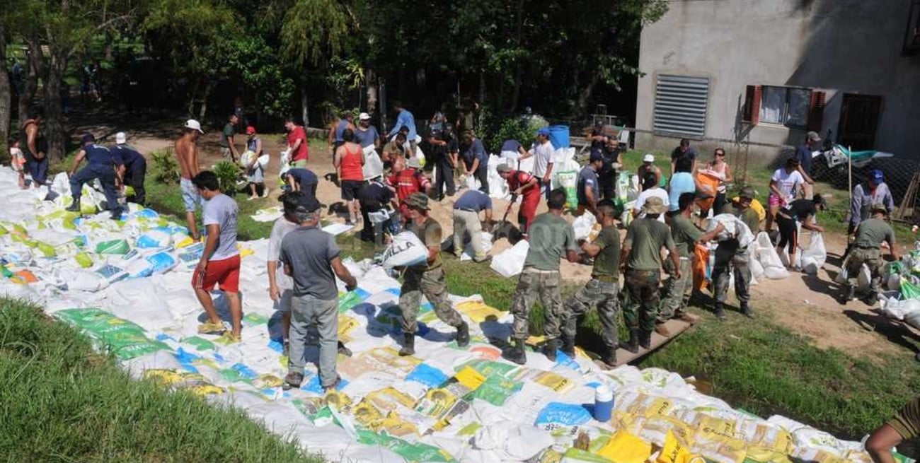 Colastiné Sur: filtró agua y trabajan para proteger la defensa