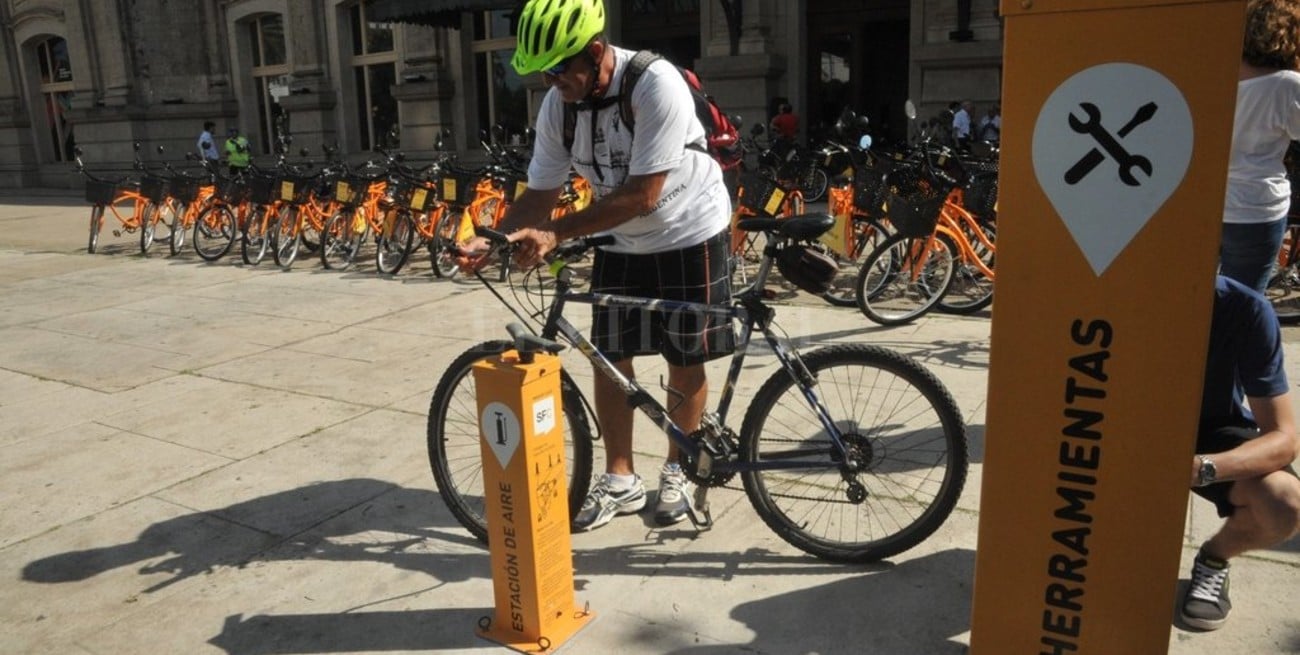 Suman 90 bicicletas y 10 estaciones con herramientas de uso gratuito