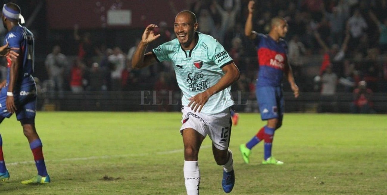 Colón derrotó 2 a 1 a Tigre