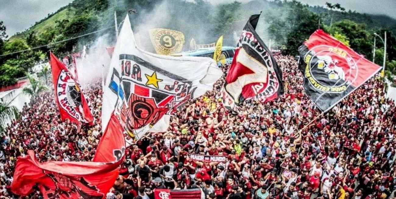 Una multitud colmó las calles de Río de Janeiro para despedir a Flamengo