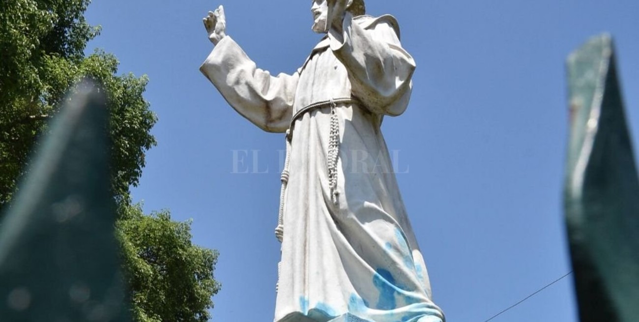 Restauraron el monumento de San Francisco que fue vandalizado