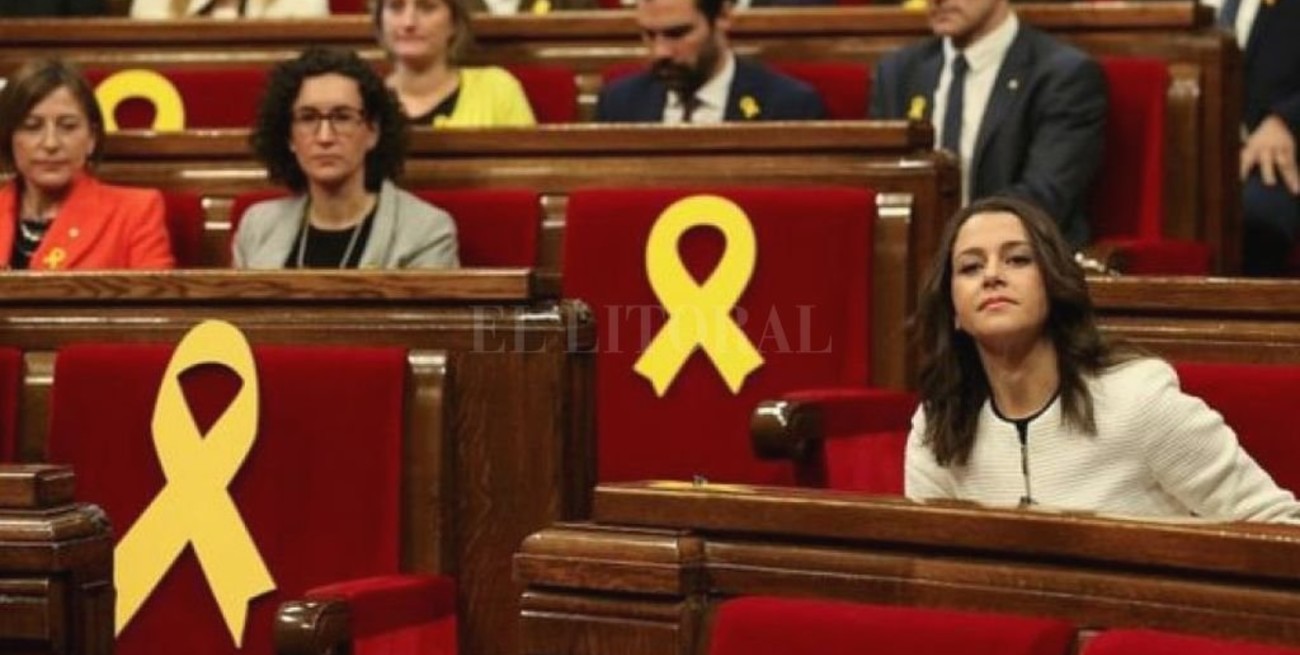 El Parlamento catalán votó para que Puigdemont pueda ser presidente 