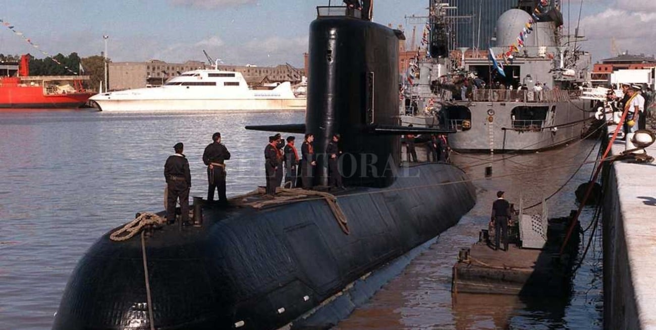 Hallaron una balsa pero descartaron que sea del submarino