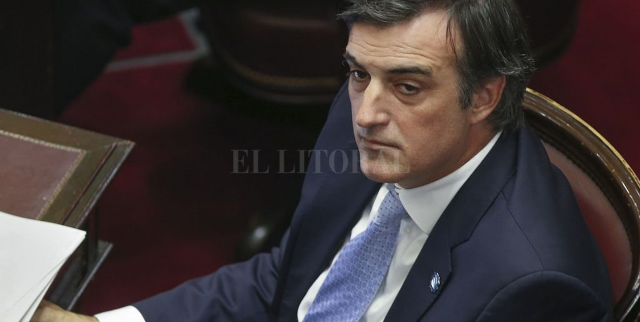 Con una emotiva carta, Esteban Bullrich renunció a su banca en el Senado 