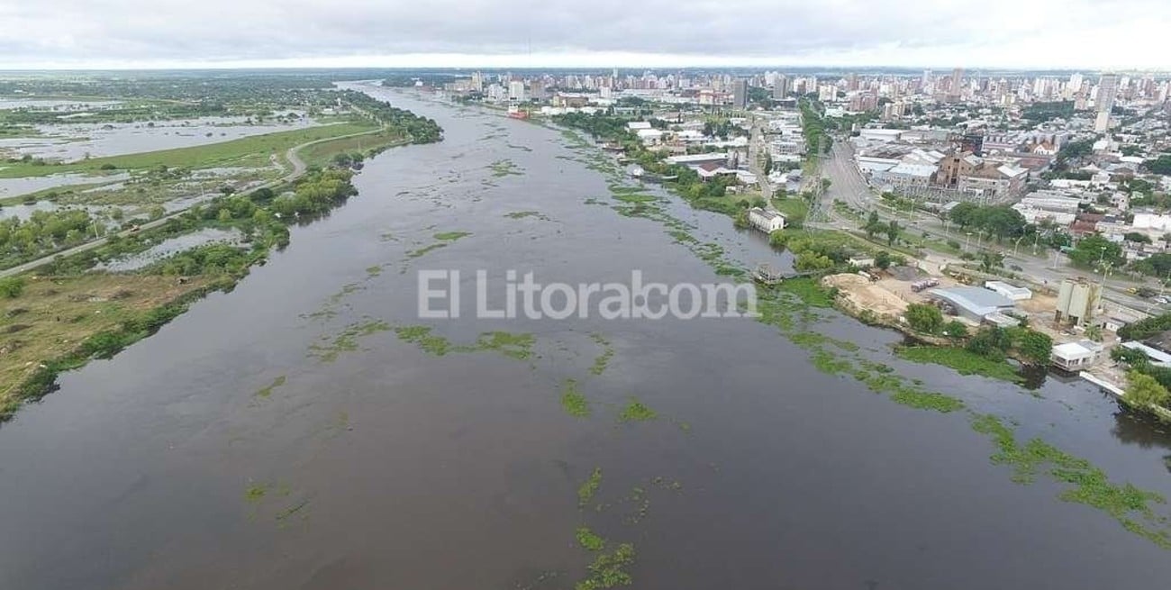 El río llegó a 6,38 y hay más de 300 evacuados 