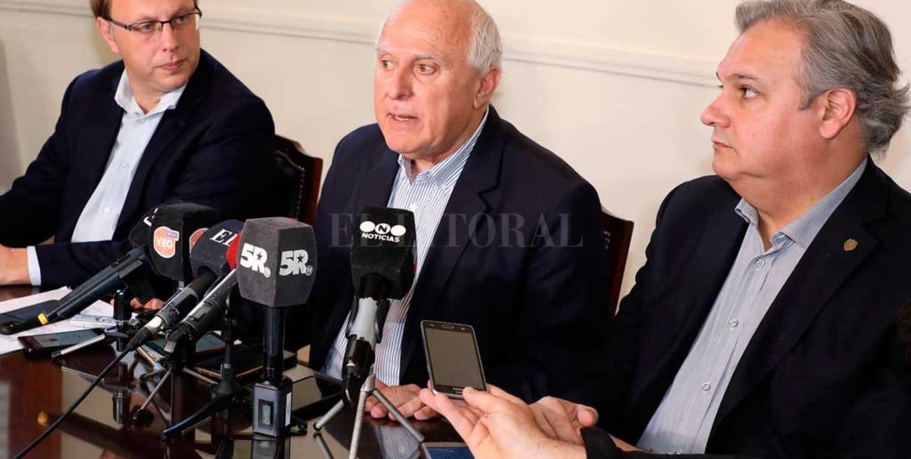 Lifschitz no ve "complot" policial