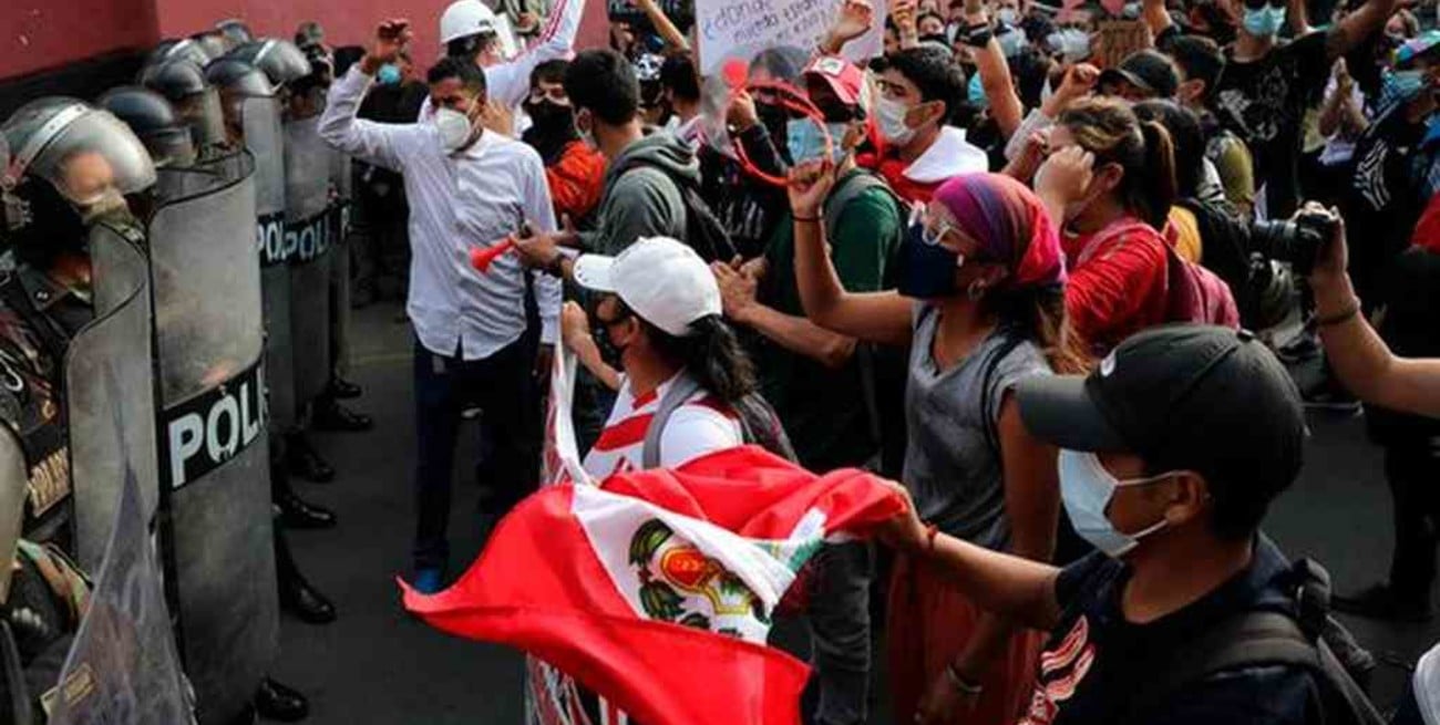 Perú: nuevas marchas y cacerolazos contra el presidente Manuel Merino