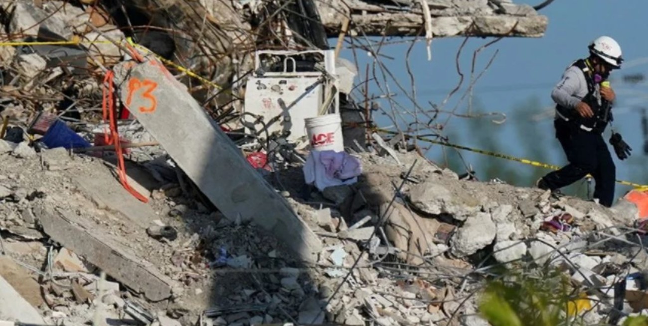  Ascienden a 60 los muertos por el derrumbe del edificio en Miami