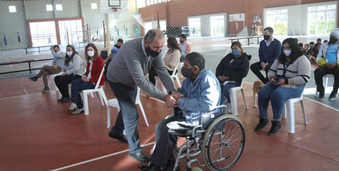 La cancha de básquet del Polideportivo de Recreo se llama "Rodolfo Sánchez