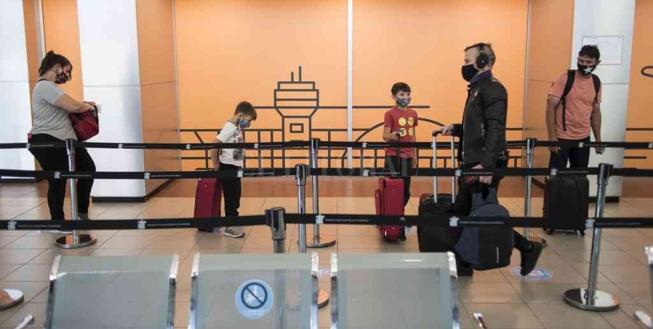 El Aeropuerto de Rosario realizará hisopados aleatorios a pasajeros que arriben