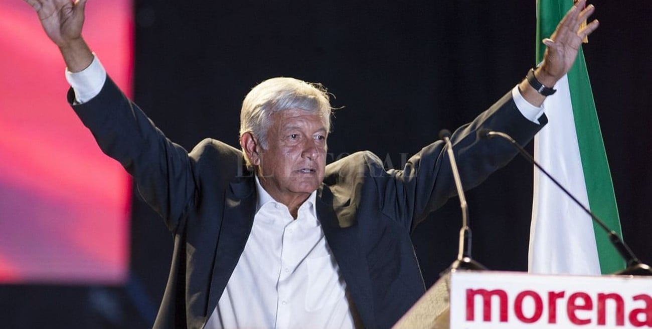 López Obrador asume la presidencia de México