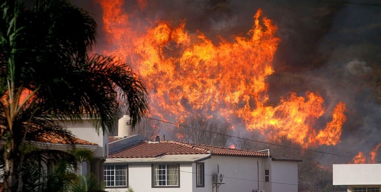 El fuego no da tregua en California