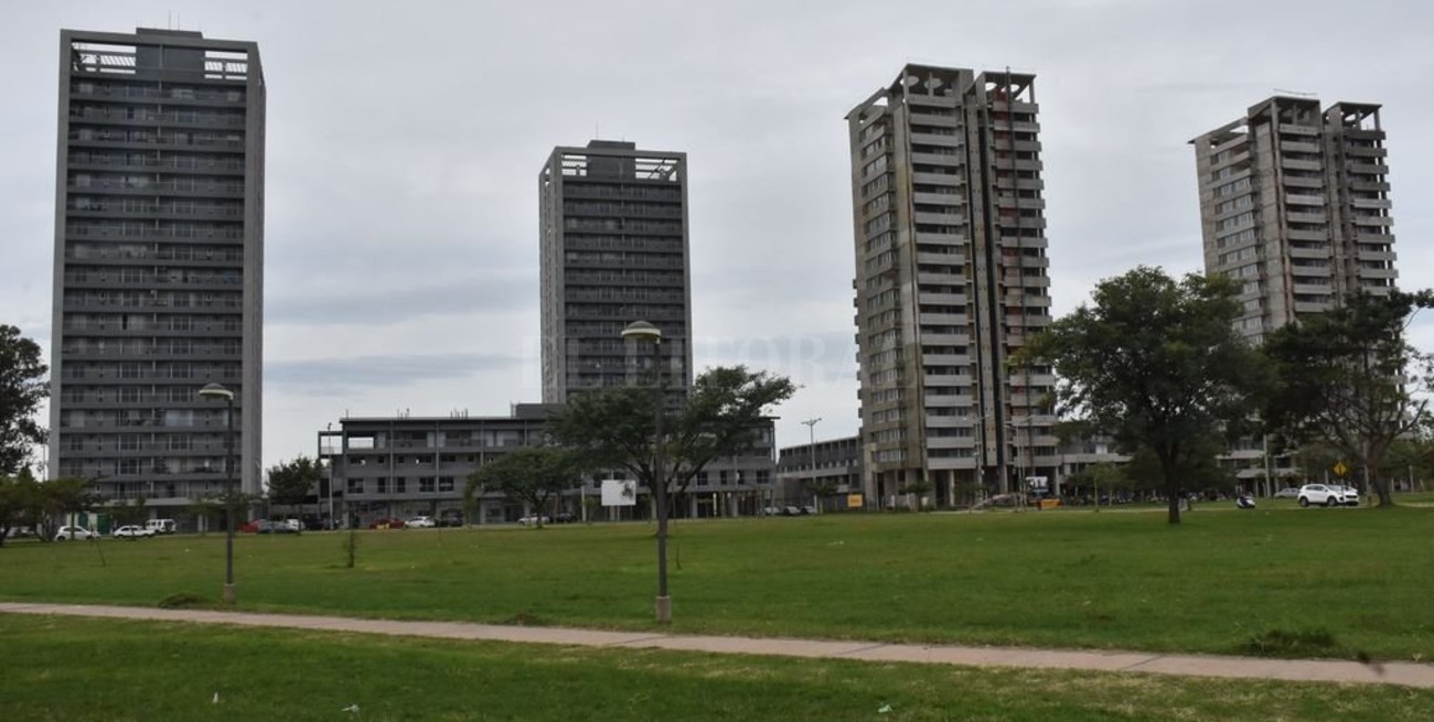 Piden informes sobre la paralización de las torres Procrear del Parque Federal