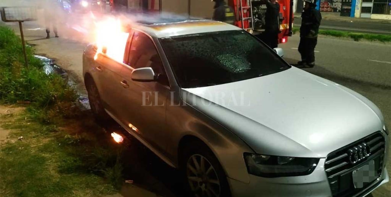 Incendiaron un Audi A4 en el acceso a Santa Fe