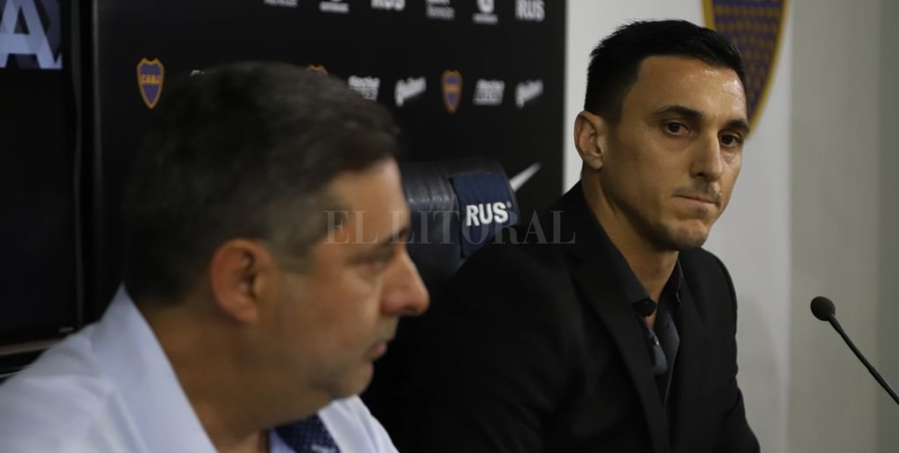 Burdisso fue presentado como director deportivo de Boca y habló del futuro DT