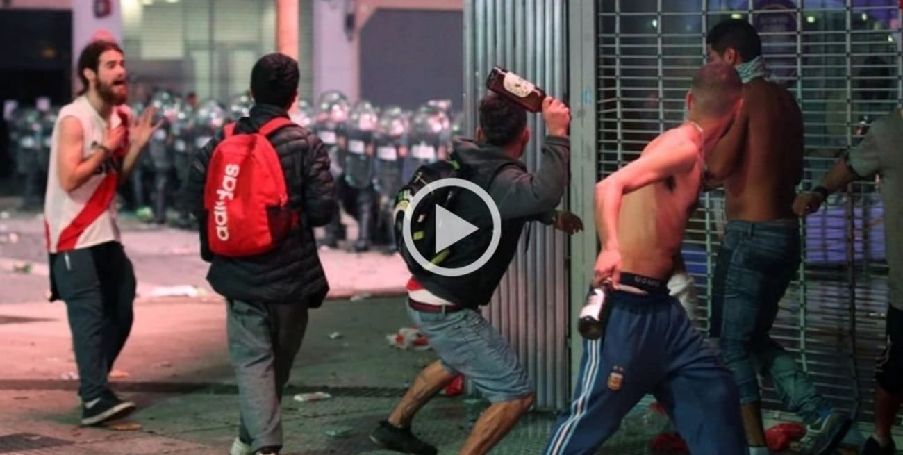 Los festejos de River en el Obelisco finalizaron con incidentes