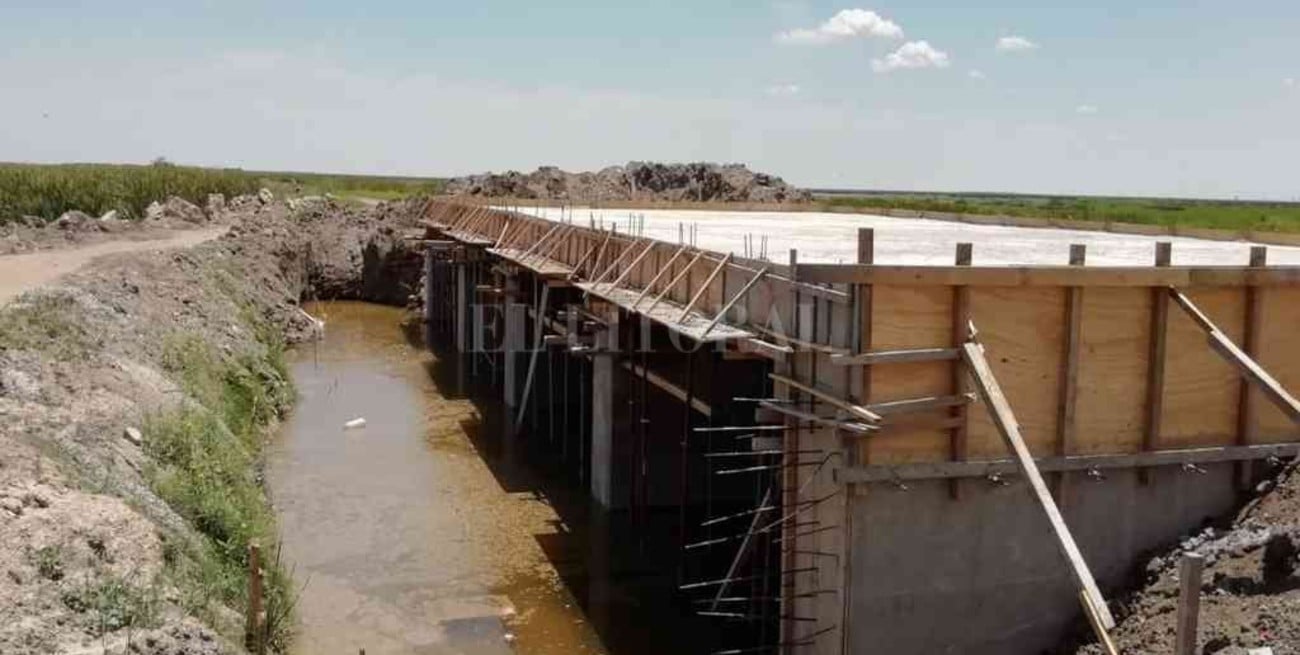 El nuevo puente sobre la laguna "La Verdecita" ingresa en su última etapa de construcción