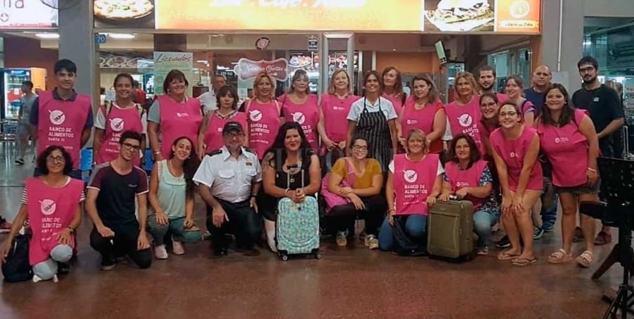 Un "flashmob" en la Terminal de Ómnibus para visibilizar el 8M