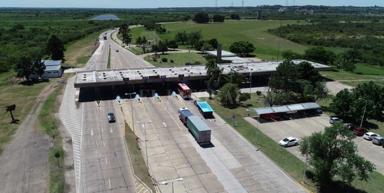 No cobran peaje en el túnel subfluvial