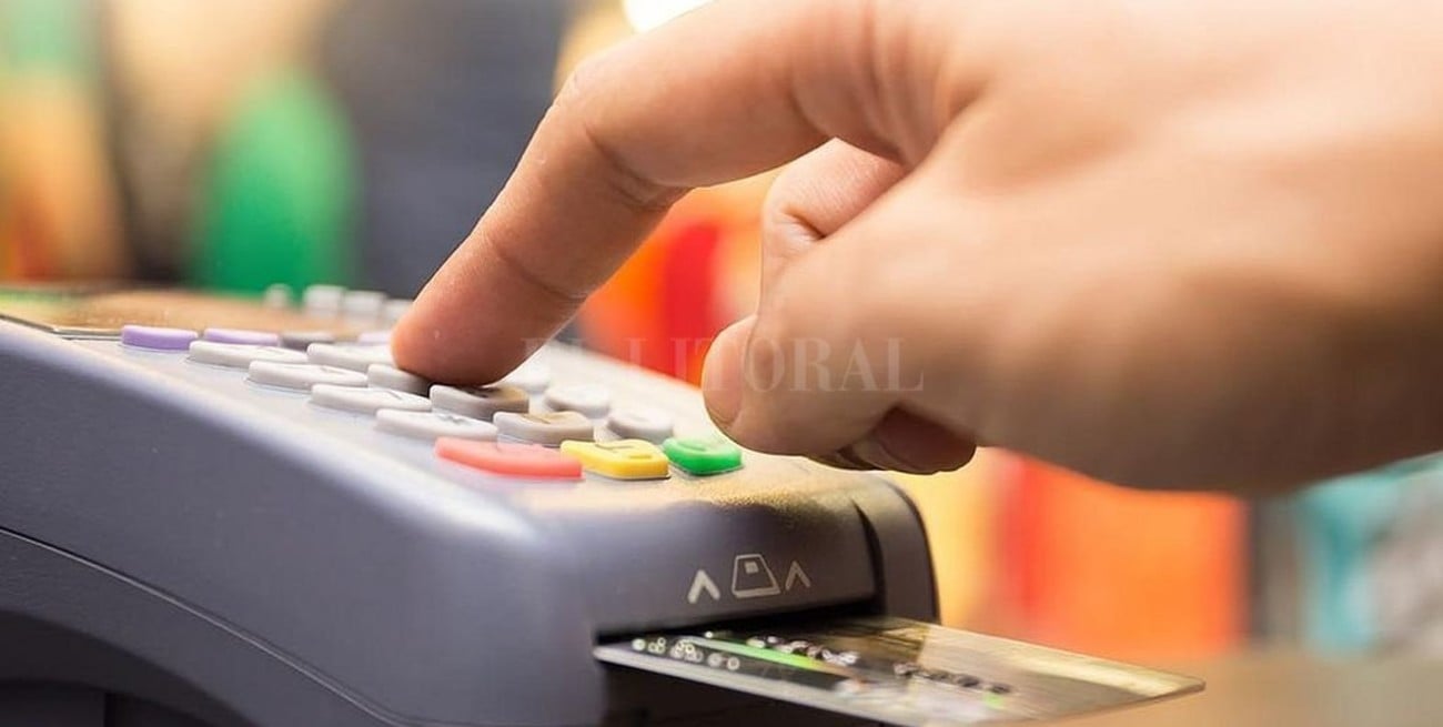 El reintegro del 15% para compras con débito se extiende hasta 30 de junio