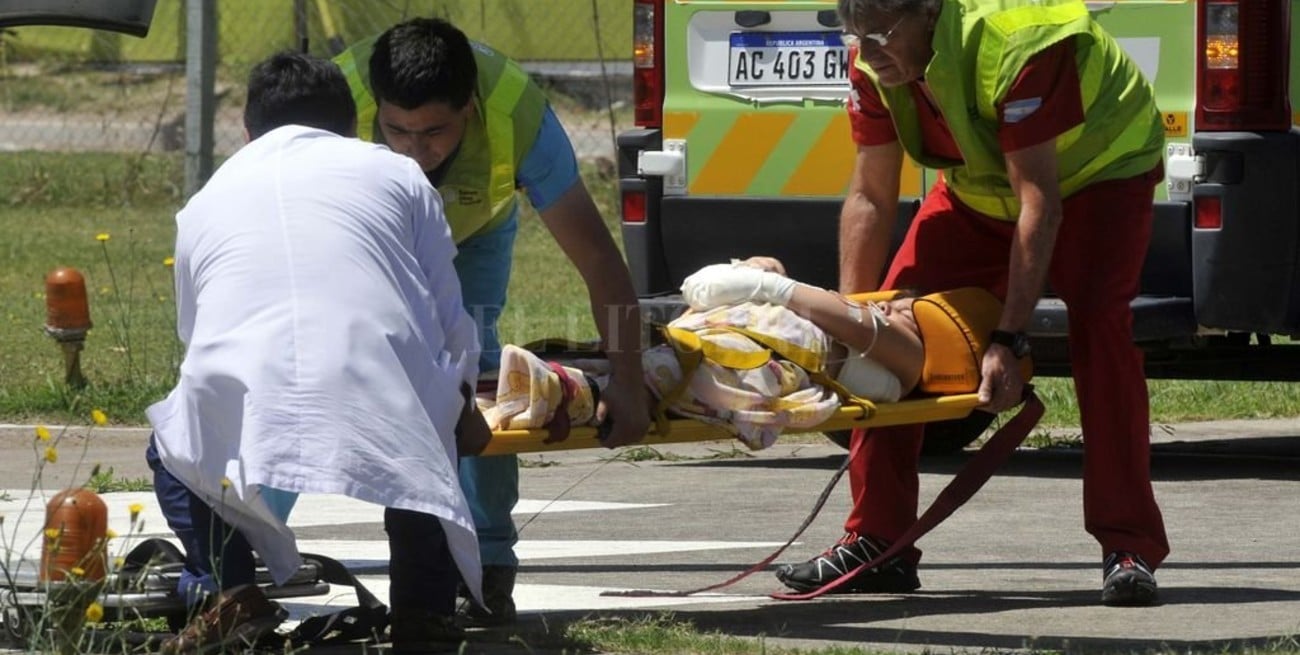 Vuelco en la ruta 2: en Chascomús se mantienen internados 27 niños y 5 adultos