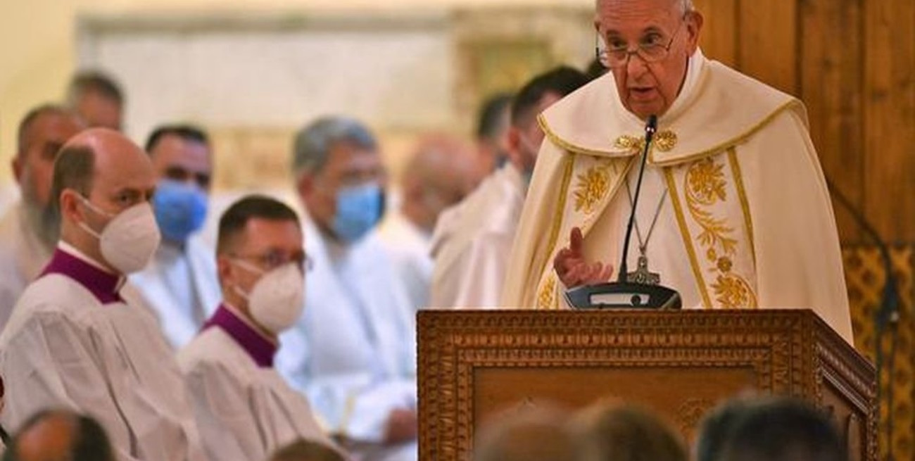 Francisco celebró la primera misa papal en Bagdad