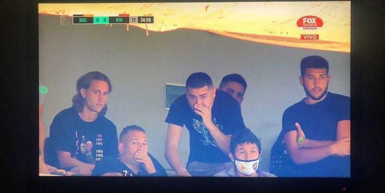 El hijo de Riquelme no cumplió con el aislamiento y estuvo en La Bombonera