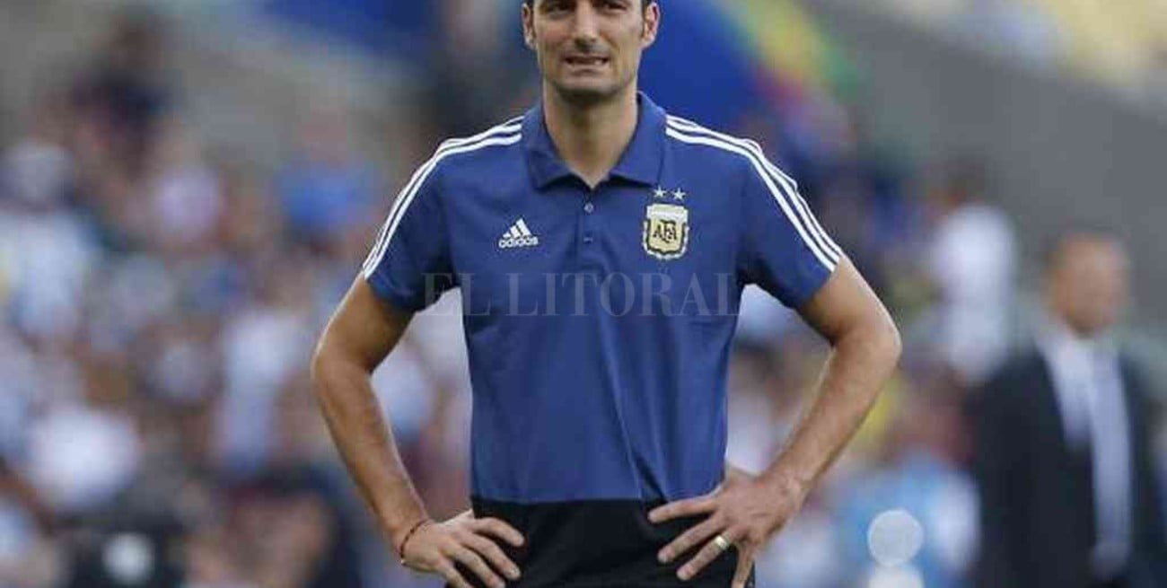 Scaloni llegó para entrenar a la Selección: "La situación es triste y preocupante"