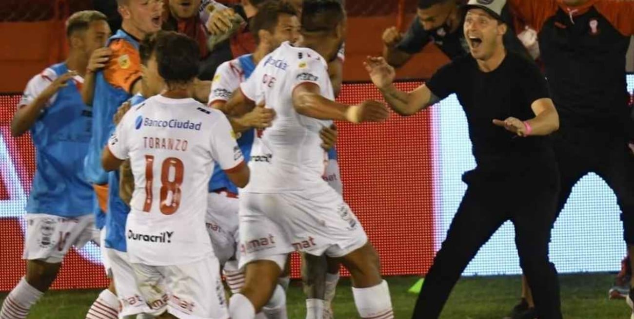 Agónico triunfo de Huracán frente a Independiente: perdía por dos goles y lo dio vuelta 