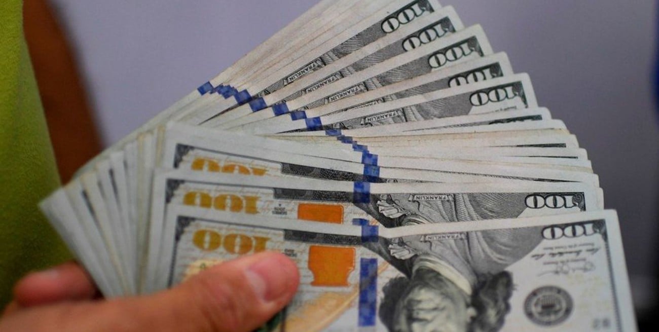 Tras las nuevas restricciones, el dólar "blue" se vende hasta a $ 181