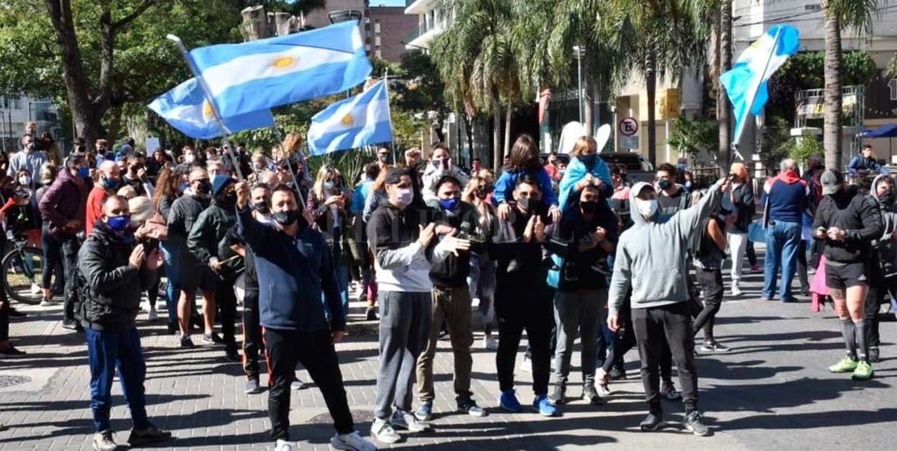 A la espera de definiciones: dueños de gimnasios se manifiestan en la ciudad